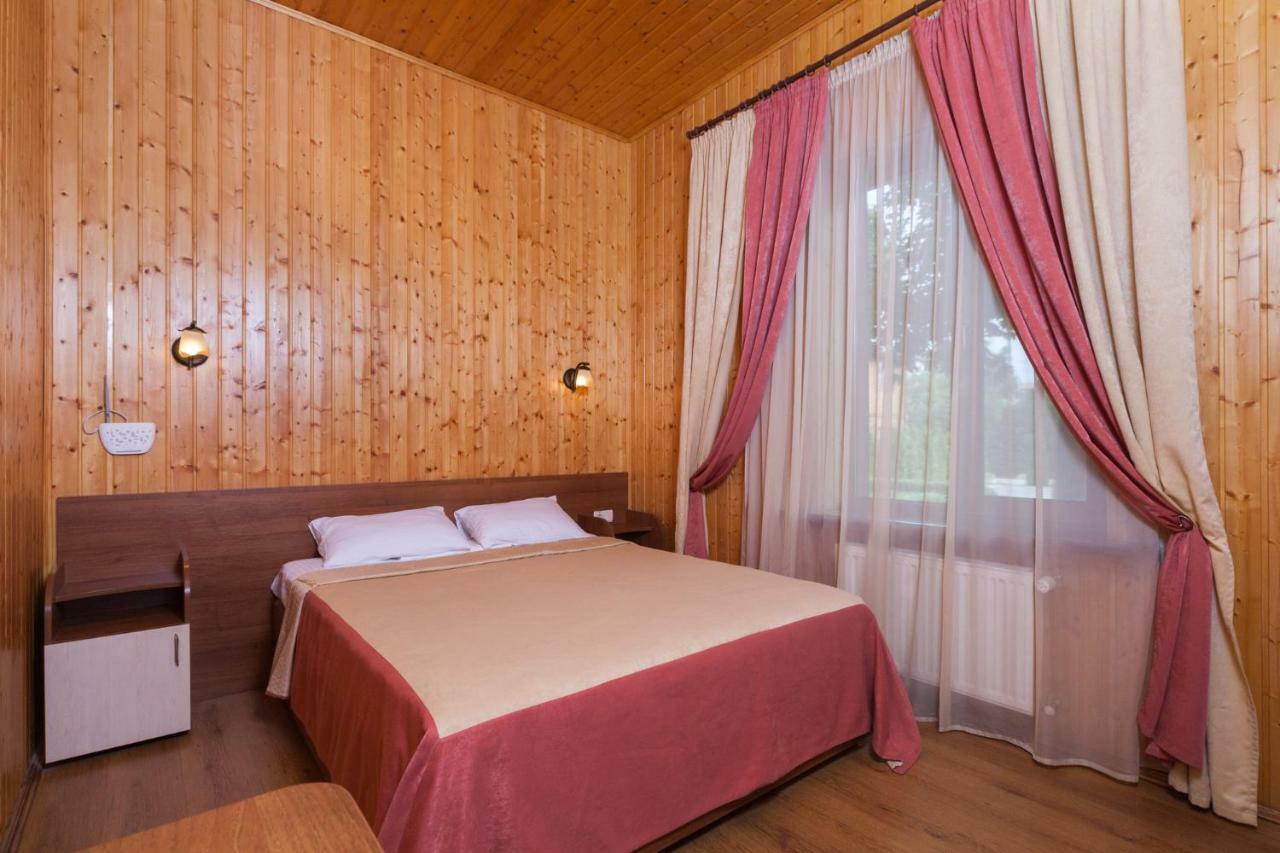 Kompleks Otdykha Elki-palki 3* Burlach'ya Balka