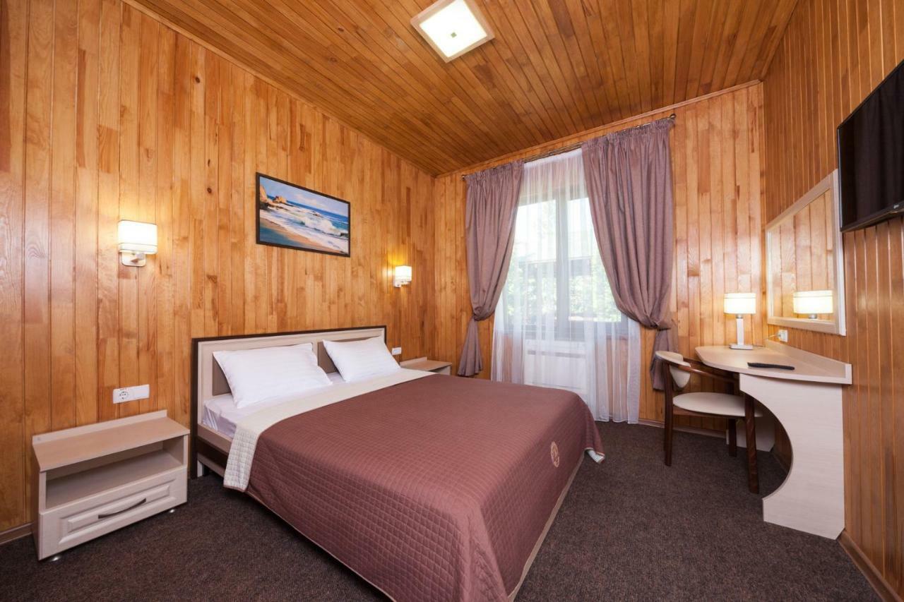 Kompleks Otdykha Elki-palki Holiday park Burlach'ya Balka