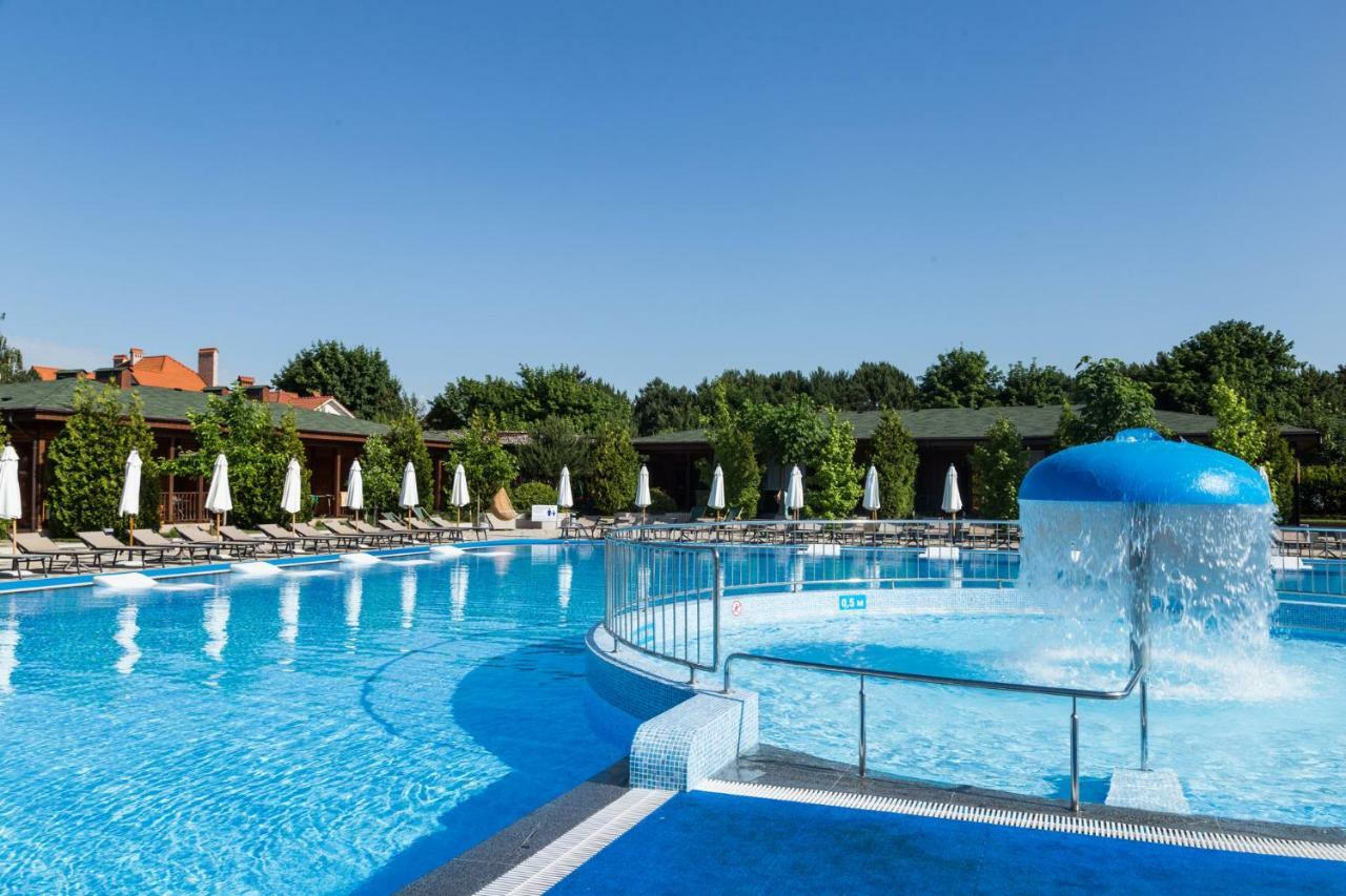 Tatil parkı Kompleks Otdykha Elki-palki Burlach'ya Balka