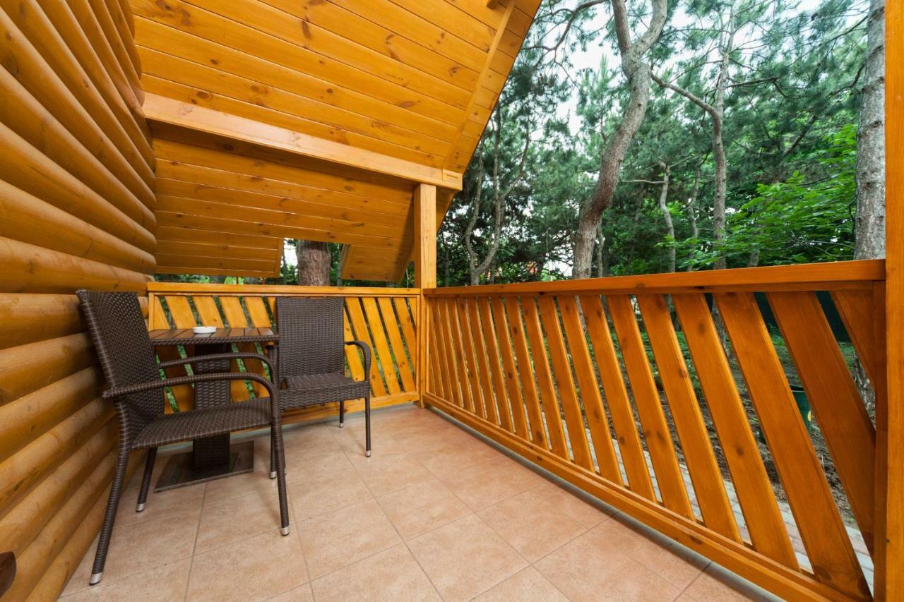 Kompleks Otdykha Elki-palki Holiday park Burlach'ya Balka