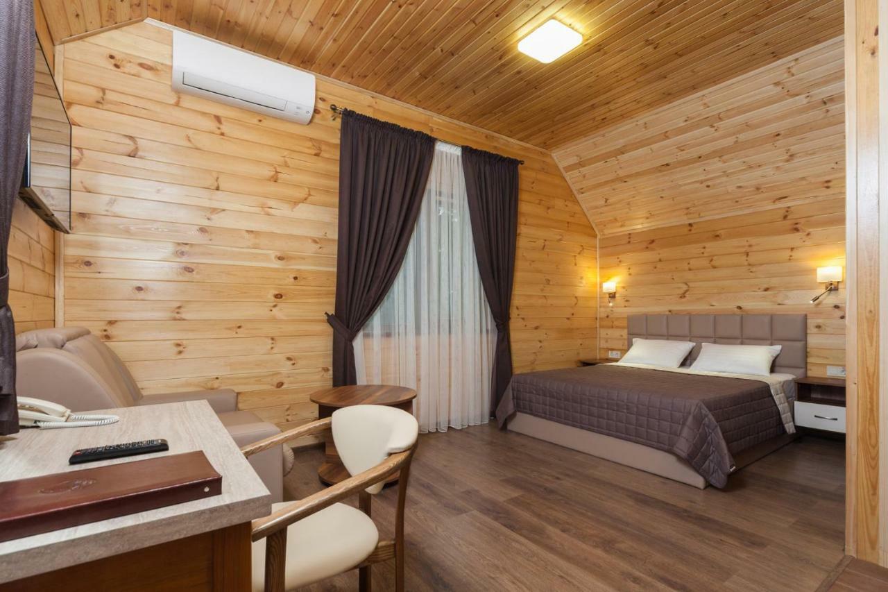 Kompleks Otdykha Elki-palki Tatil parkı